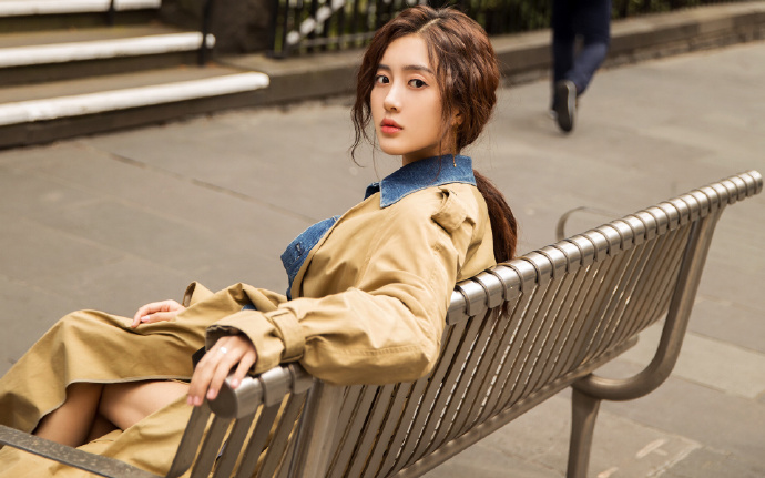 上海医生飞机上协助急救心脏骤停乘客